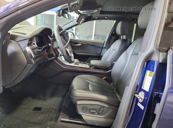 WA1FVAF13MD012167 2021 AUDI Q8 Blue Սալոնի դիմացի տեսք