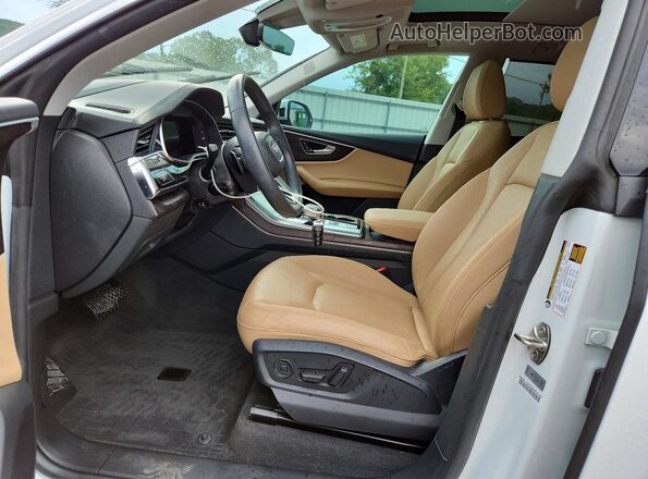 WA1FVAF15MD022943 2021 AUDI Q8 White Вид салону спереду