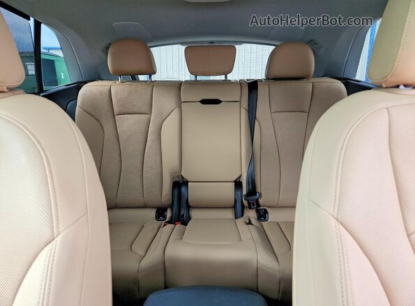 WA1FVAF15MD022943 2021 AUDI Q8 White Вид задніх сидінь