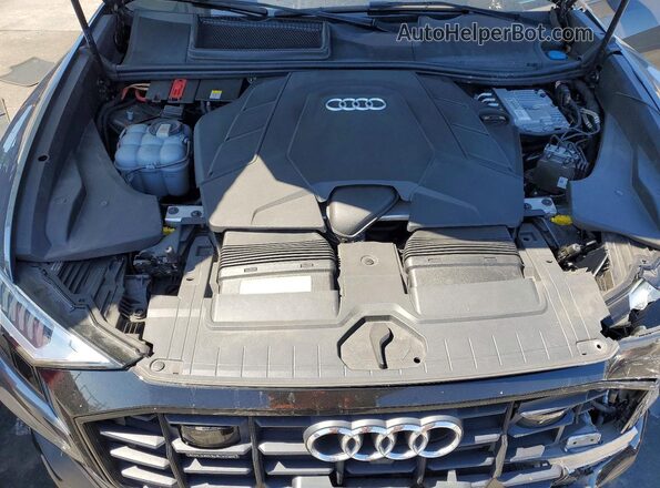 WA1FVAF17KD025677 2019 AUDI Q8 Gray Widok wnętrza z tyłu