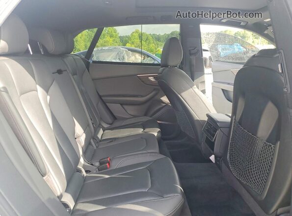 WA1FVAF19KD036051 2019 AUDI Q8 White Вид задньої частини салону