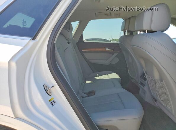 WA1G2AFY4N2100359 2022 AUDI Q5 White Widok wnętrza z tyłu