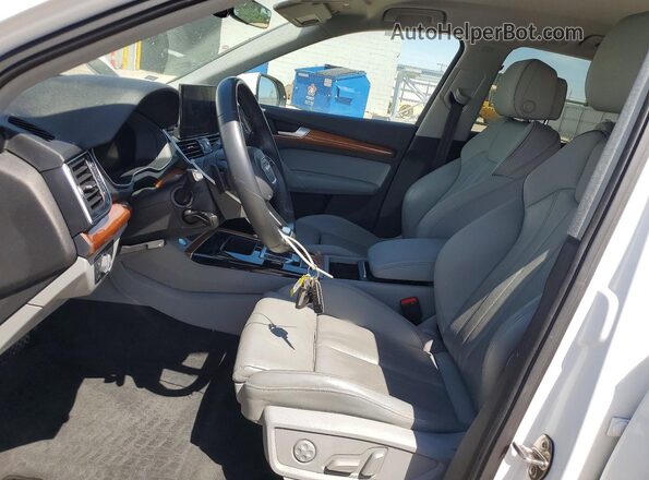 WA1G2AFY4N2100359 2022 AUDI Q5 White Widok wnętrza z przodu