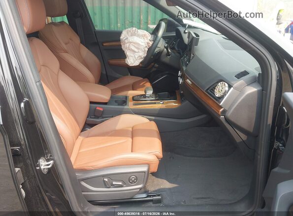 WA1G2AFY6R2079469 2024 AUDI Q5 Gray Front interior view
