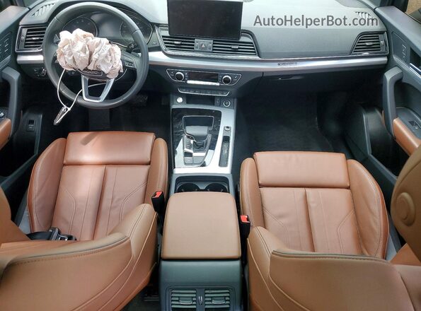 WA1GAAFY0R2048012 2024 AUDI Q5 Gray Vista del salpicadero