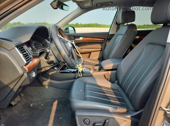 WA1GAAFY4P2061519 2023 AUDI Q5 Gray Vista interior delantera
