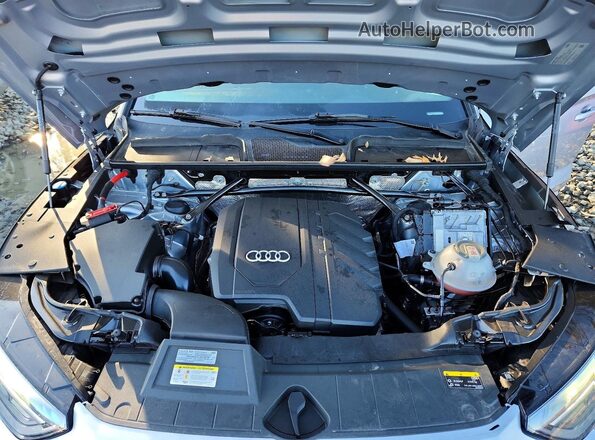 WA1GAAFY5N2080545 2022 AUDI Q5 Silver Engine compartment view