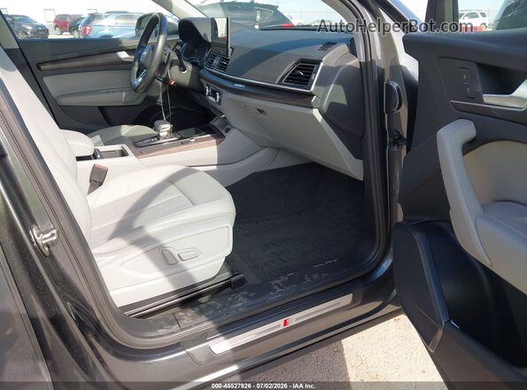 WA1GAAFY5N2138637 2022 AUDI Q5 Gray Вид салону спереду