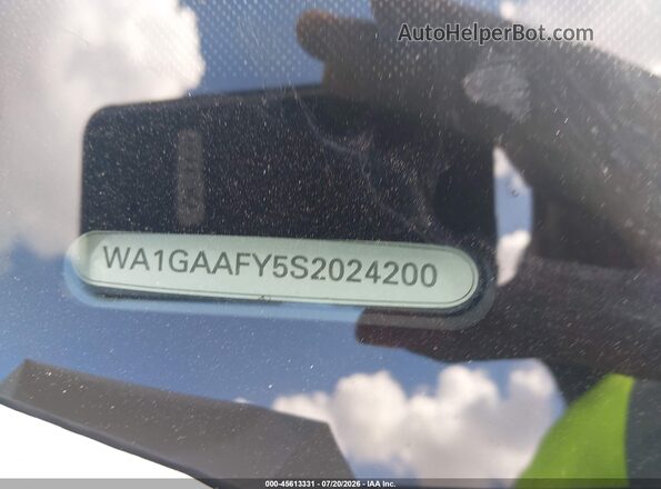 WA1GAAFY5S2024200 2025 AUDI Q5 Silver Engine compartment view