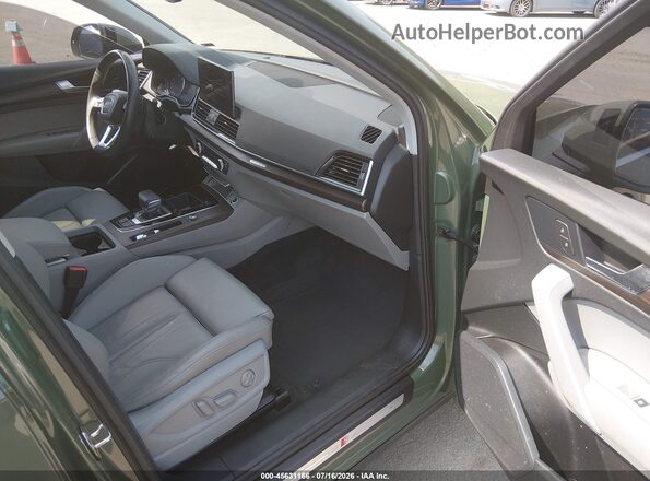 WA1GAAFY7R2001897 2024 AUDI Q5 Green წინა სალონის ხედი