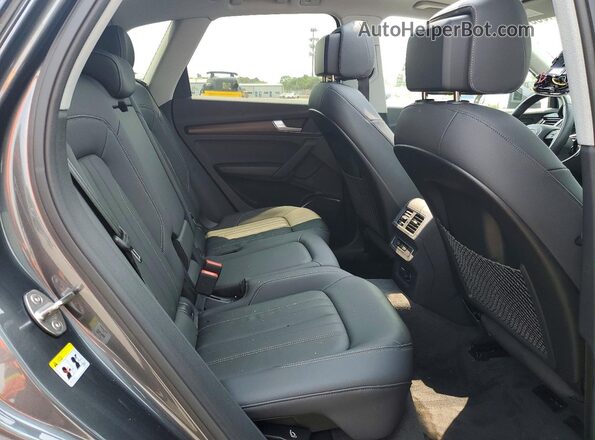 WA1GAAFY8P2091252 2023 AUDI Q5 Gray Widok wnętrza z tyłu
