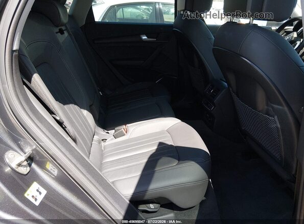 WA1GAAFYXN2017621 2022 AUDI Q5 Gray Vista de la etiqueta del VIN