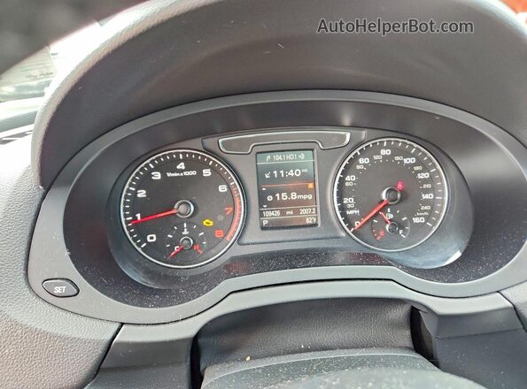 WA1GFCFS0GR022751 2016 AUDI Q3 White Widok zestawu wskaźników