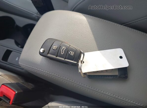 WA1GFCFS1GR018143 2016 AUDI Q3 Silver Vista del salpicadero