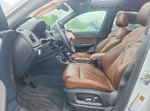 WA1GFCFS5GR024690 2016 AUDI Q3 Белый Вид салона спереди