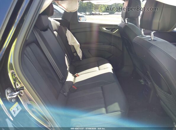 WA1H2BFZ8NP042570 2022 AUDI Q4 Black Widok naklejki z numerem VIN