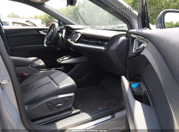 WA1H2BFZ9NP030427 2022 AUDI Q4 Gray წინა სალონის ხედი