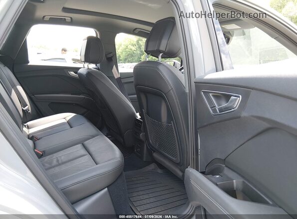 WA1H2BFZ9NP030427 2022 AUDI Q4 Gray VIN კოდის სტიკერის ხედი