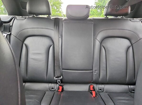 WA1HCCFS2JR005664 2018 AUDI Q3 White უკანა სავარძლების ხედი