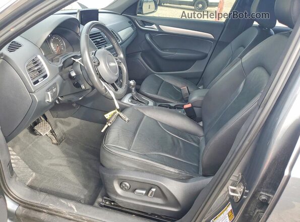 WA1HCCFS6HR006567 2017 AUDI Q3 Gray Vista interior delantera