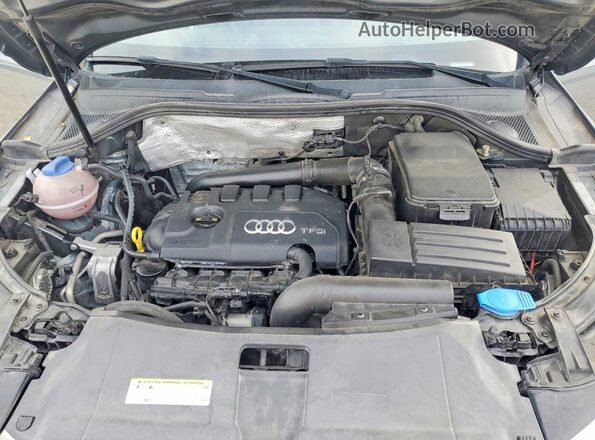 WA1HCCFS6HR006567 2017 AUDI Q3 Gray Vista del compartimento del motor