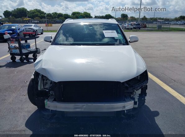 WA1HCCFS7HR012829 2017 AUDI Q3 White Rear interior view