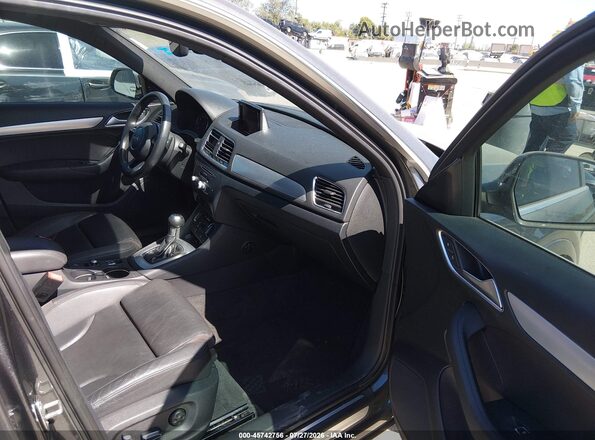 WA1HCCFS8JR007922 2018 AUDI Q3 Gray წინა სალონის ხედი