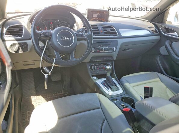 WA1HCCFS9HR005008 2017 AUDI Q3 White Vista del salpicadero