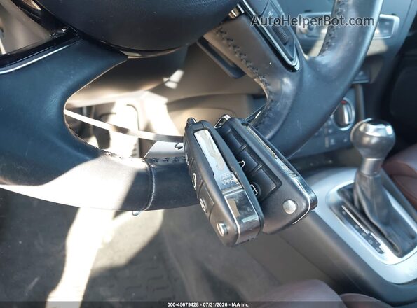 WA1JCCFS0HR011975 2017 AUDI Q3 Silver Dashboard view