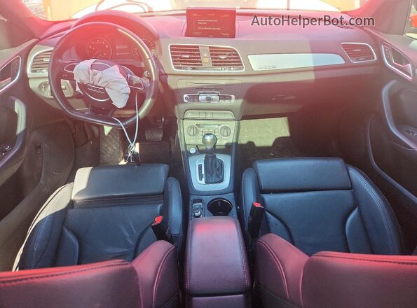 WA1JCCFS0JR017622 2018 AUDI Q3 Red Widok deski rozdzielczej