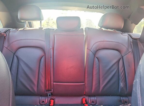 WA1JCCFS0JR017622 2018 AUDI Q3 Red Widok tylnych siedzeń