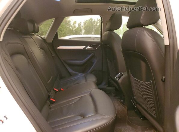 WA1JCCFS4JR003397 2018 AUDI Q3 White Հետևի նստատեղերի տեսք
