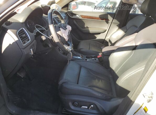 WA1JCCFS4JR009510 2018 AUDI Q3 White Vista interior delantera