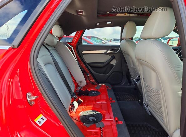 WA1JCCFS5JR026039 2018 AUDI Q3 Красный Вид задних сидений