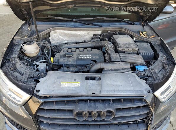 WA1JCCFS7JR005290 2018 AUDI Q3 Gray Widok wnętrza z tyłu