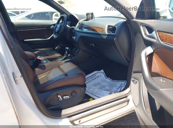 WA1JCCFS7JR016810 2018 AUDI Q3 White Front interior view