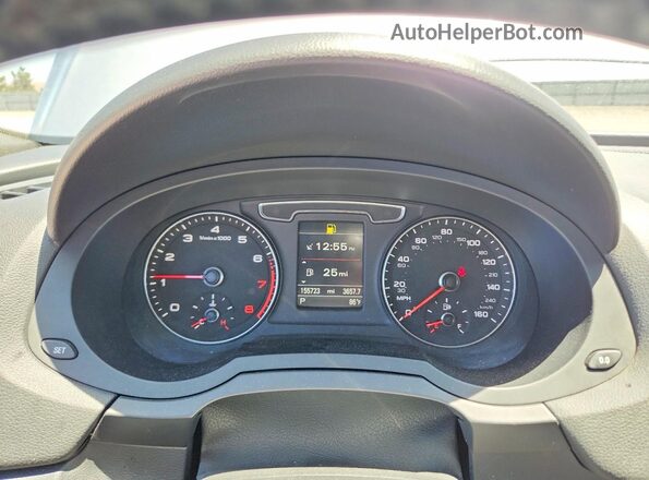 WA1JCCFS7JR032182 2018 AUDI Q3 Silver Вид щитка приладів