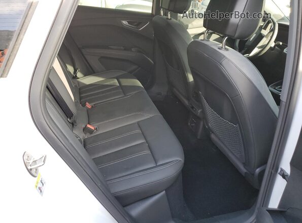 WA1K2BFZ9RP026891 2024 AUDI Q4 White უკანა სალონის ხედი
