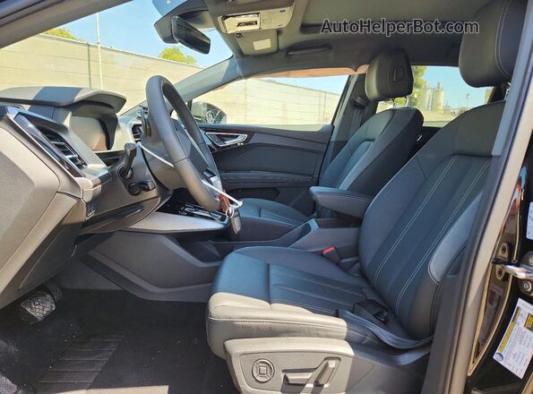 WA1KUBFZ2SP042382 2025 AUDI Q4 Black Vista interior delantera