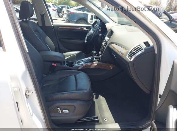 WA1L2AFP2HA084078 2017 AUDI Q5 White Front interior view