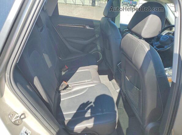WA1L2AFP3HA094389 2017 AUDI Q5 Silver Widok wnętrza z tyłu