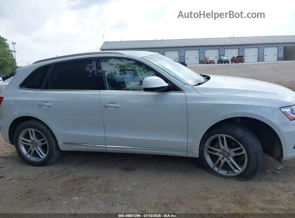 WA1L2AFP5HA037286 2017 AUDI Q5 White Widok wnętrza z tyłu