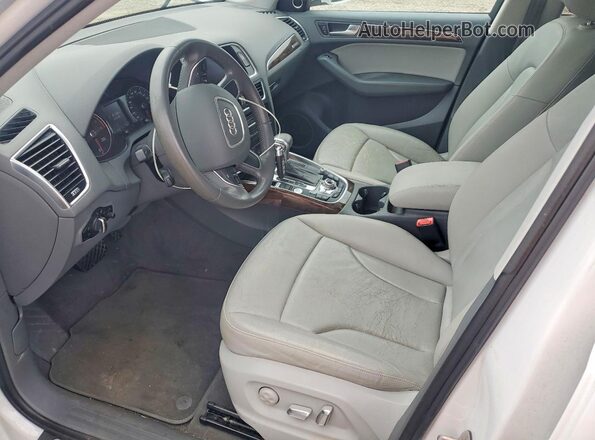 WA1L2AFP6GA050434 2016 AUDI Q5 White Front interior view