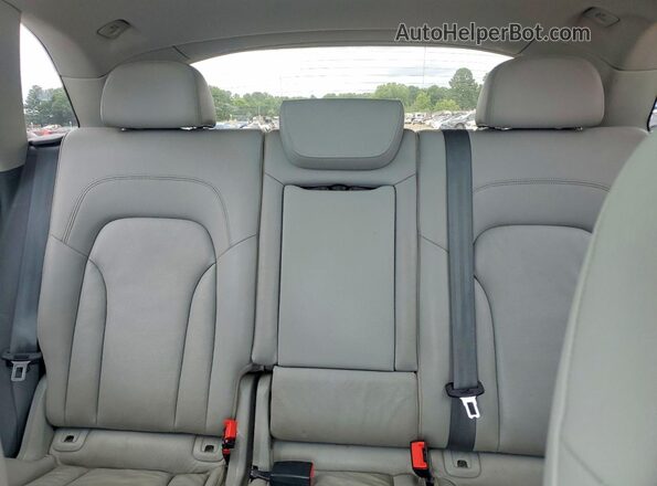 WA1L2AFP6GA050434 2016 AUDI Q5 White Rear seats view