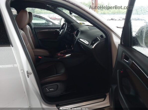 WA1L2AFP8HA045995 2017 AUDI Q5 White Вид салону спереду