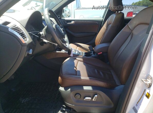 WA1L2AFP8HA054468 2017 AUDI Q5 White Widok wnętrza z przodu