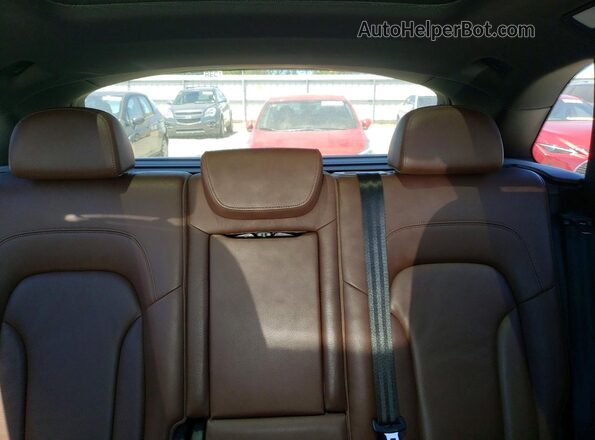 WA1L2AFP8HA054468 2017 AUDI Q5 White Widok tylnych siedzeń