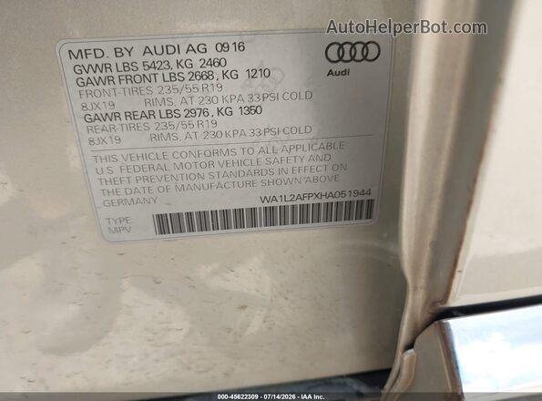 WA1L2AFPXHA051944 2017 AUDI Q5 Silver Widok komory silnika