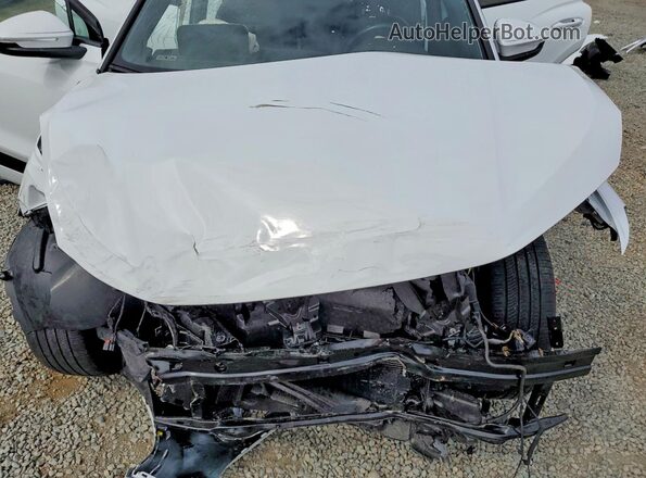 WA1L2BFZ1RP031796 2024 AUDI Q4 White ძრავის განყოფილების ხედი