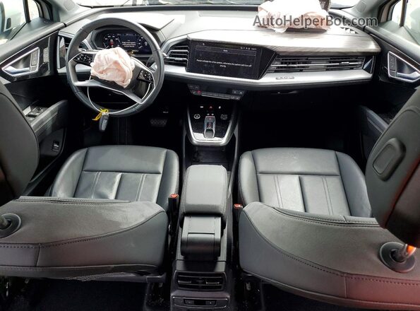 WA1L2BFZ1RP031796 2024 AUDI Q4 White წინა პანელის ხედი